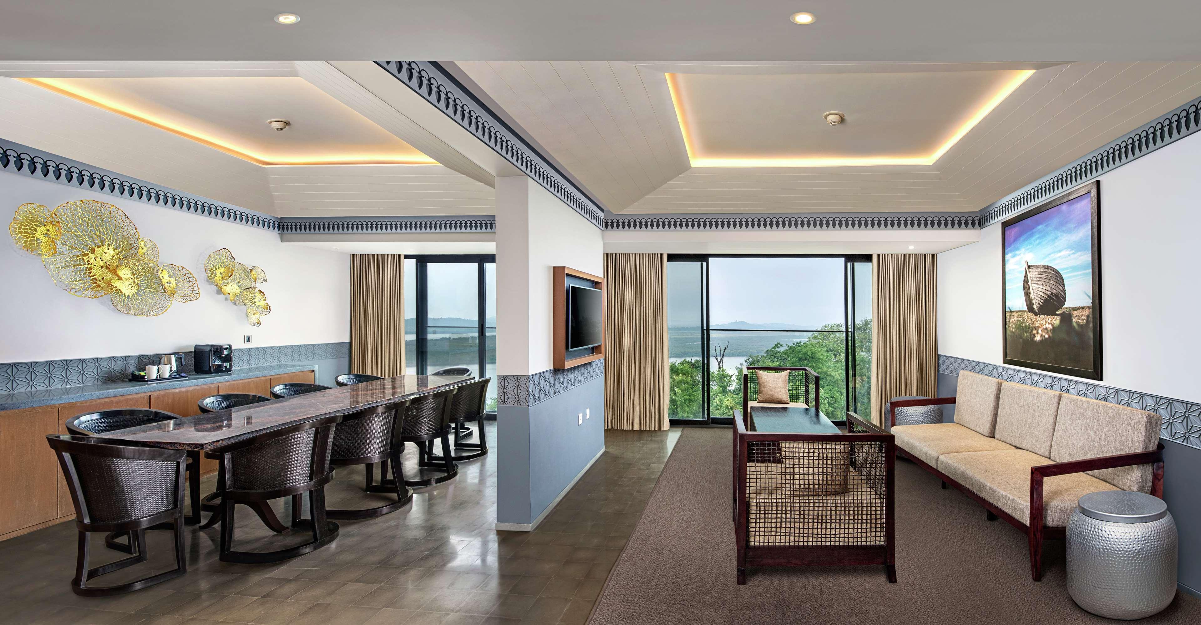 Doubletree By Hilton Goa - Panaji Otel Dış mekan fotoğraf