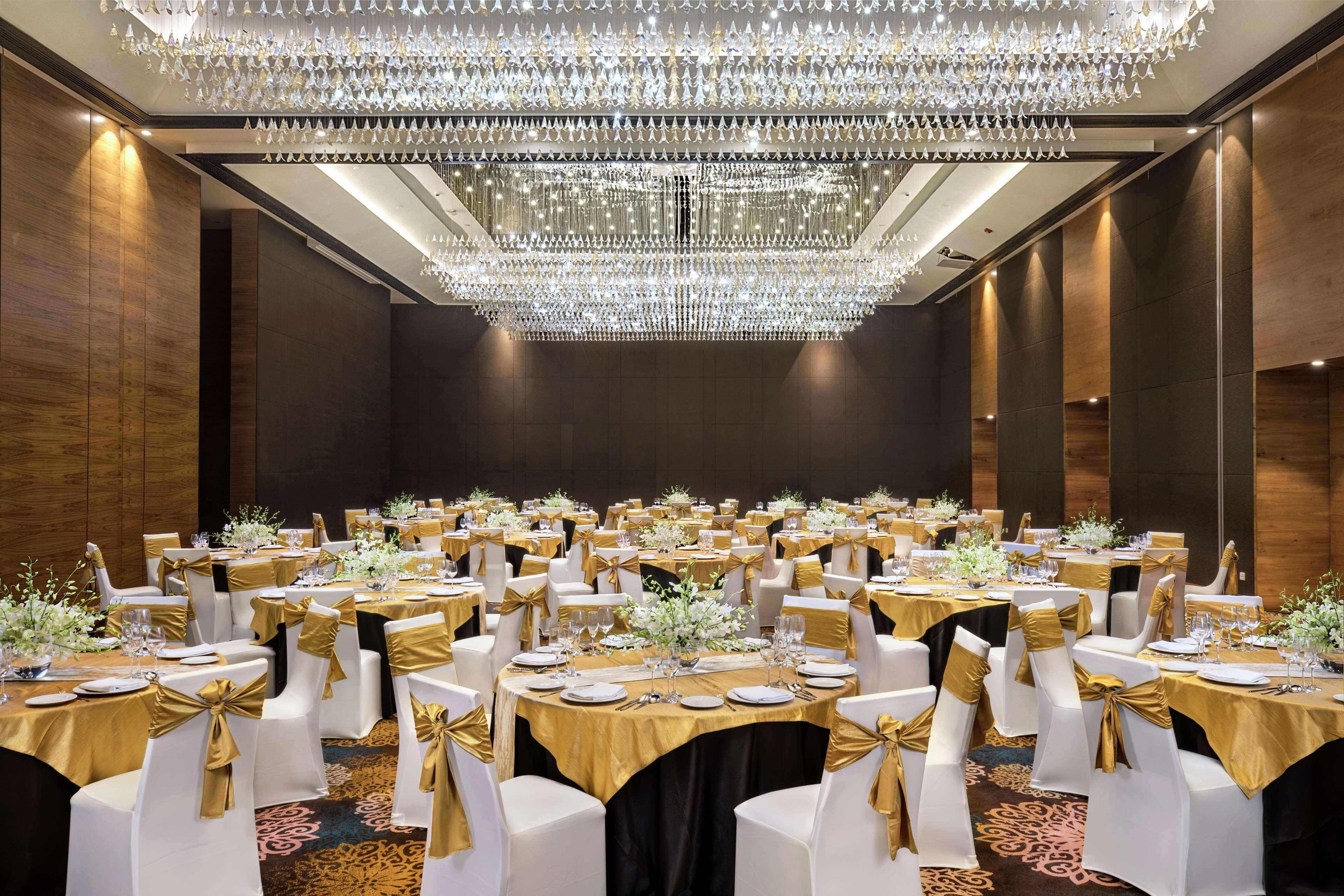 Doubletree By Hilton Goa - Panaji Otel Dış mekan fotoğraf