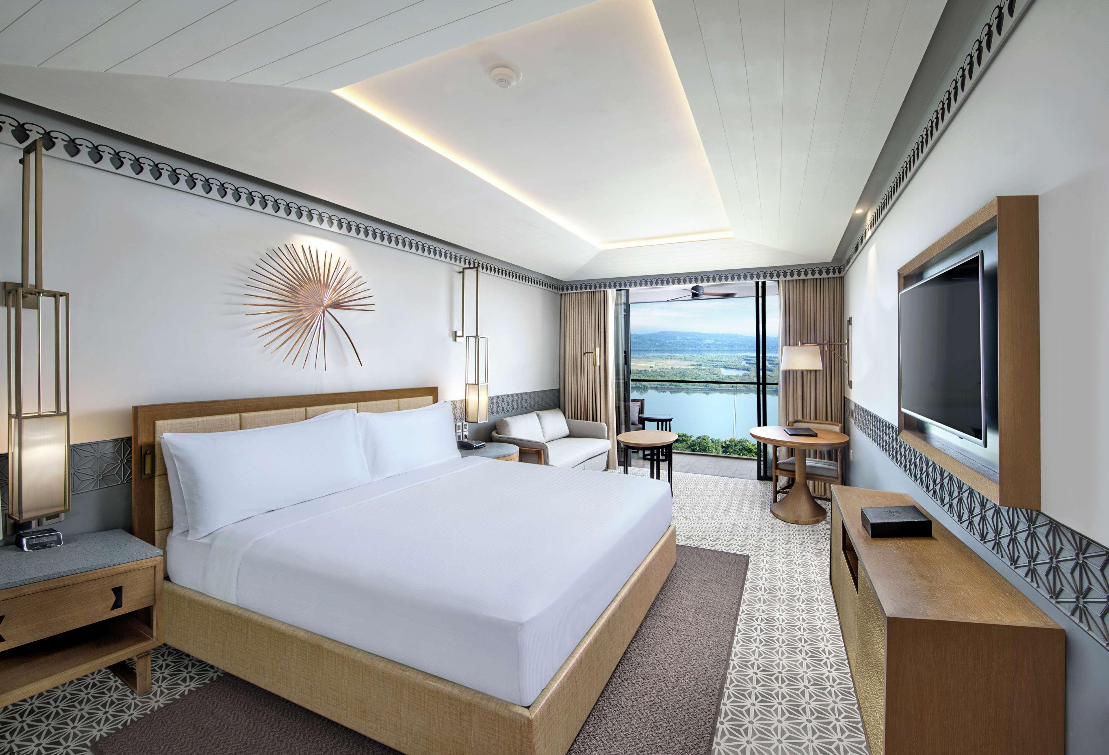 Doubletree By Hilton Goa - Panaji Otel Dış mekan fotoğraf