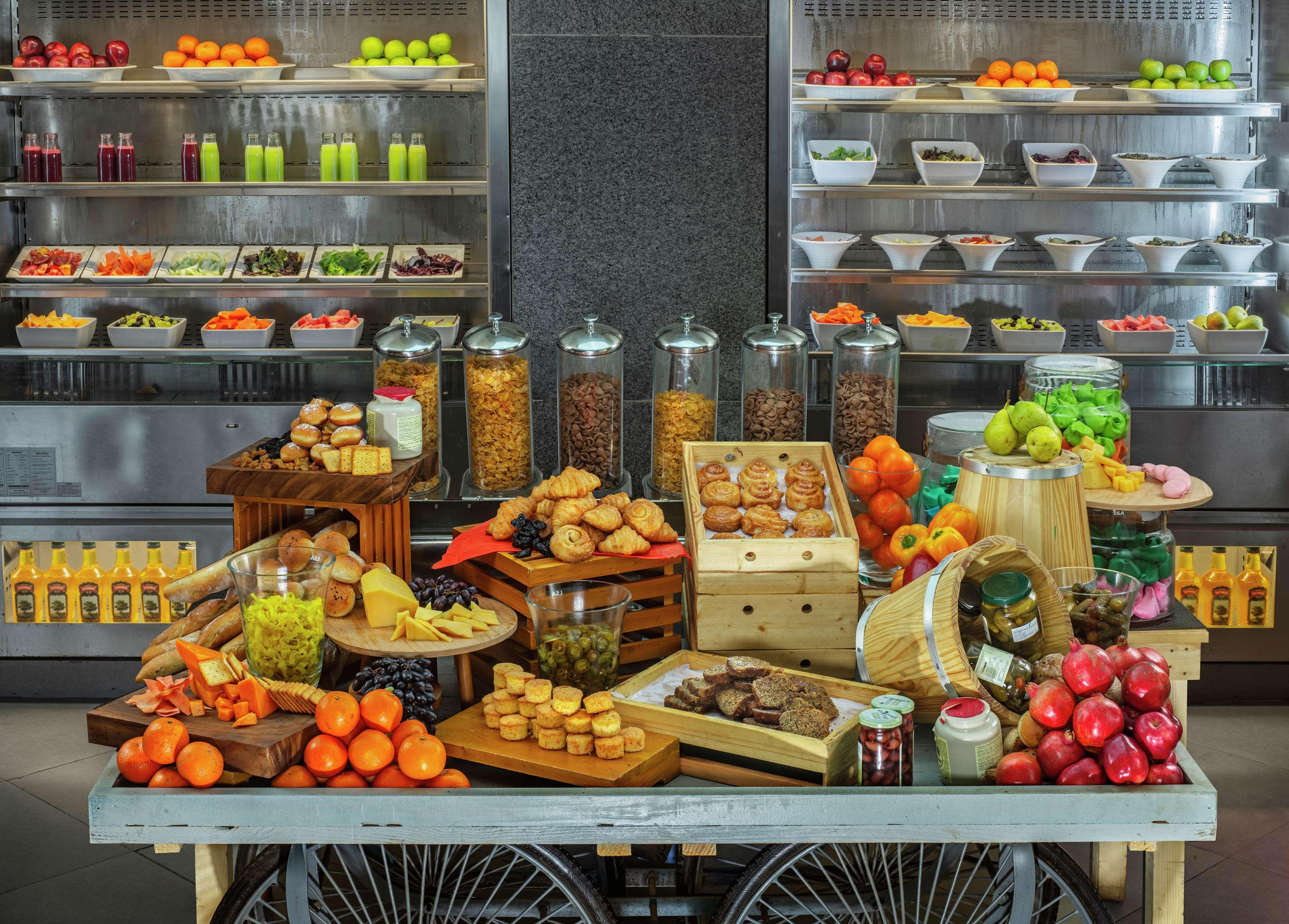 Doubletree By Hilton Goa - Panaji Otel Dış mekan fotoğraf