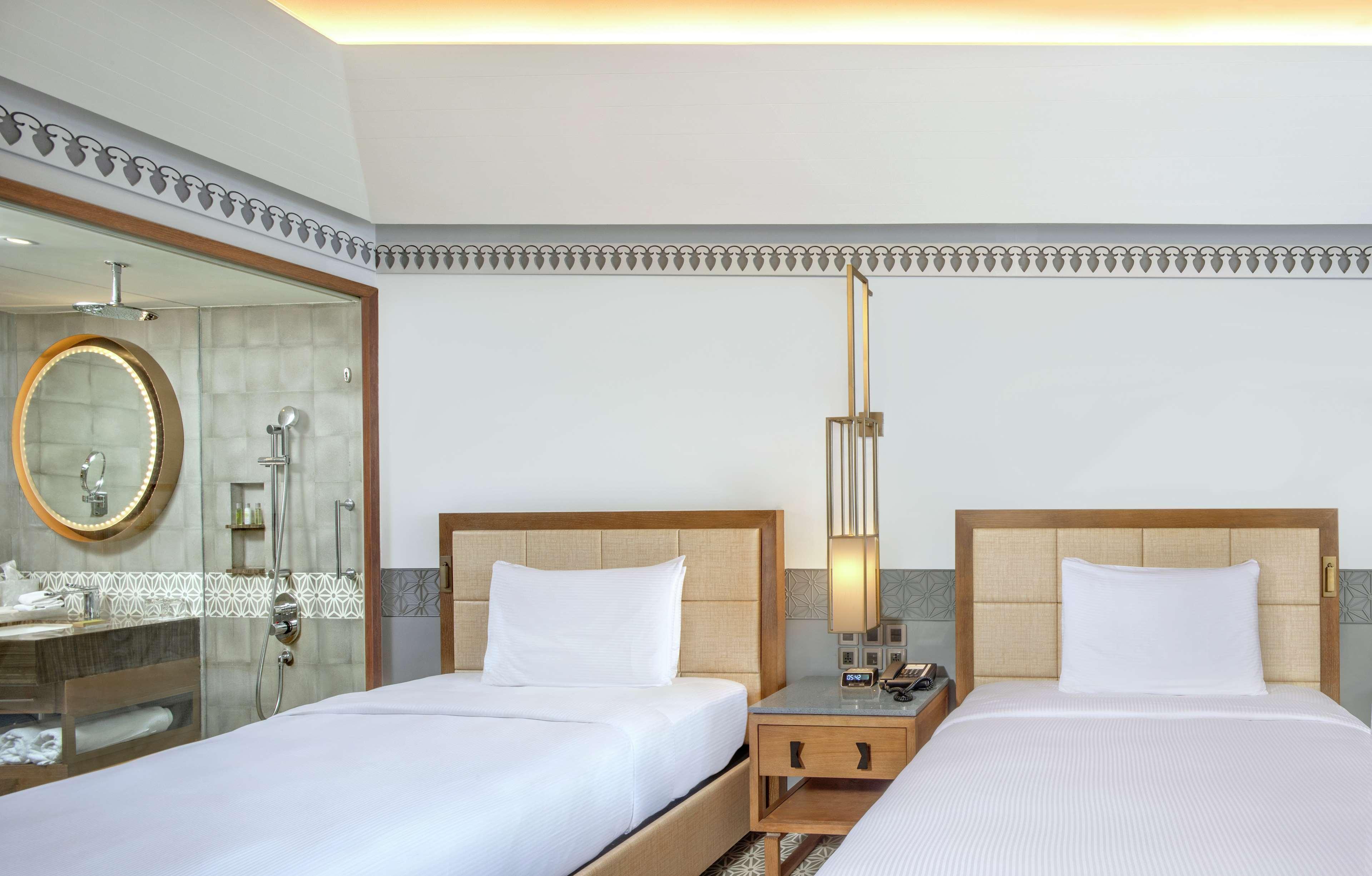 Doubletree By Hilton Goa - Panaji Otel Dış mekan fotoğraf