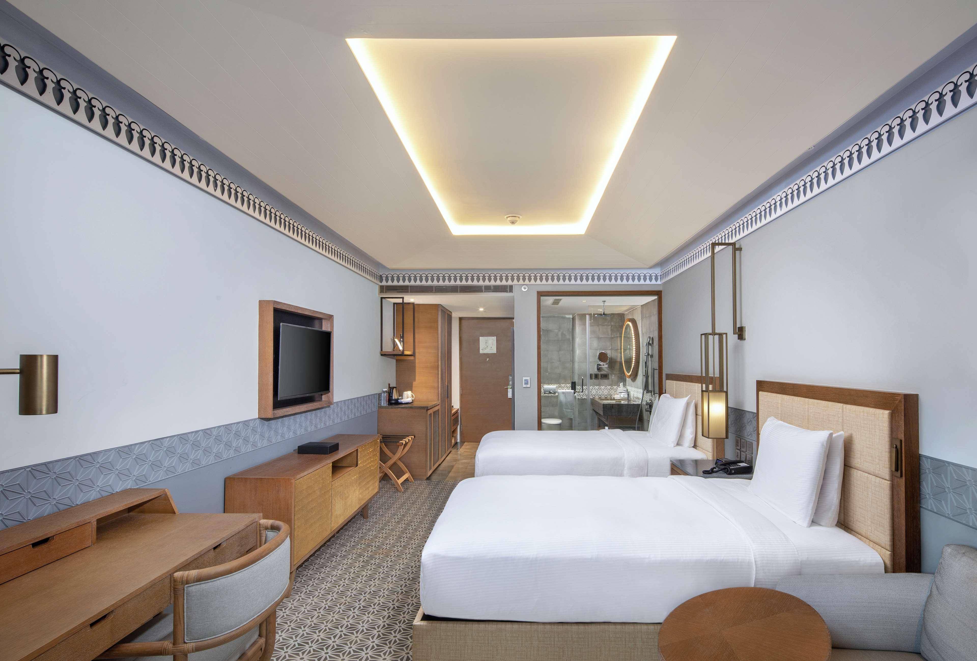 Doubletree By Hilton Goa - Panaji Otel Dış mekan fotoğraf