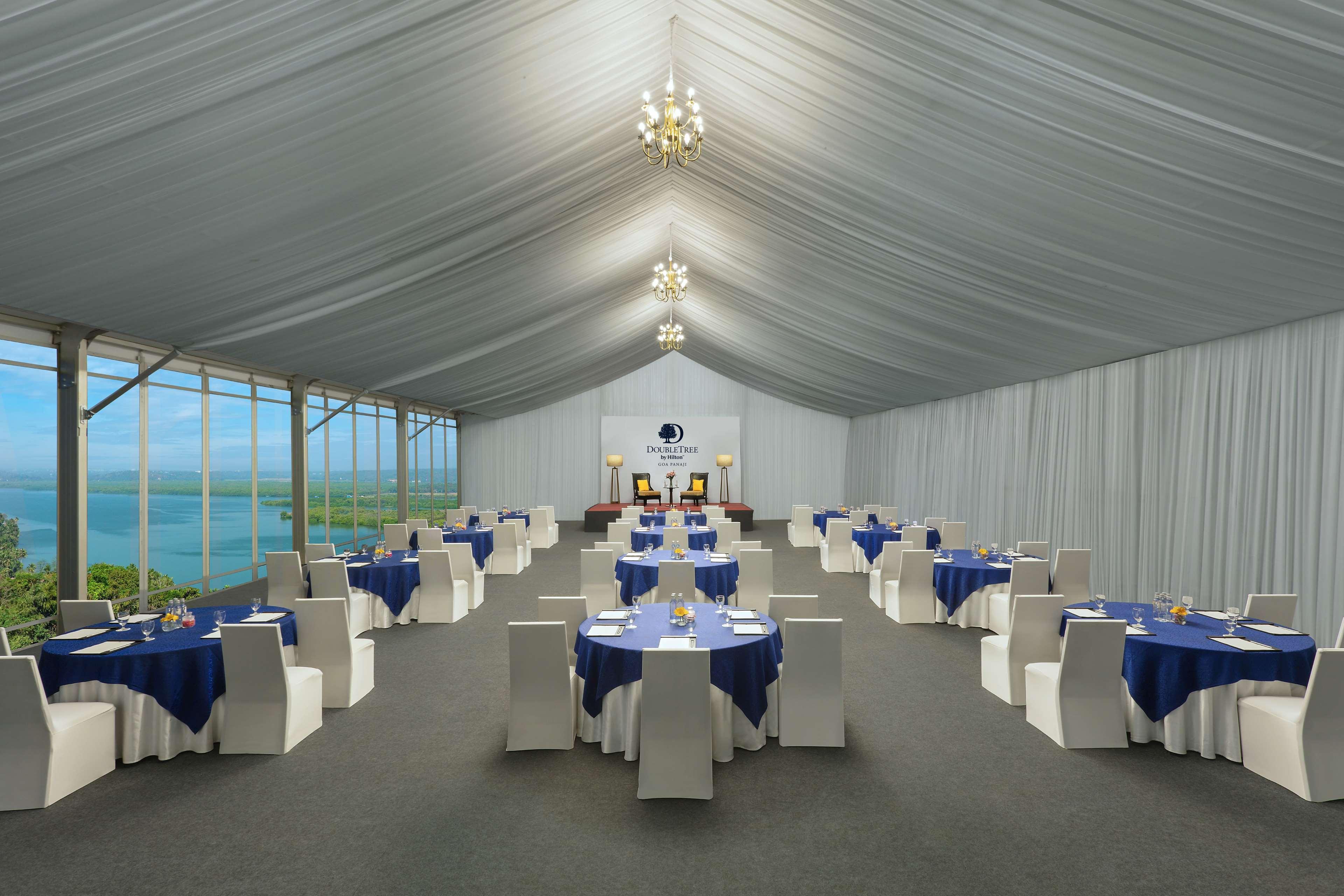Doubletree By Hilton Goa - Panaji Otel Dış mekan fotoğraf