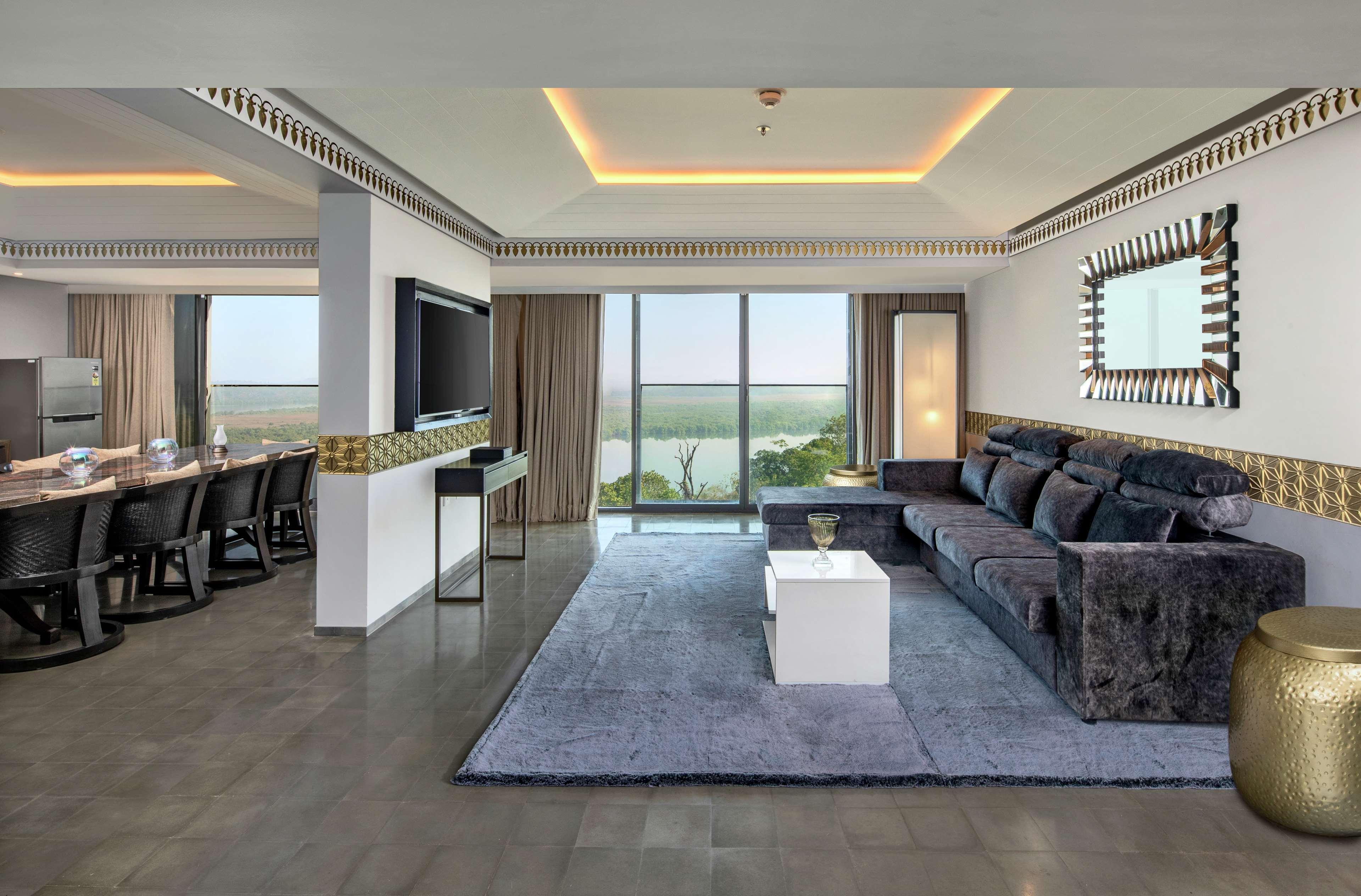 Doubletree By Hilton Goa - Panaji Otel Dış mekan fotoğraf