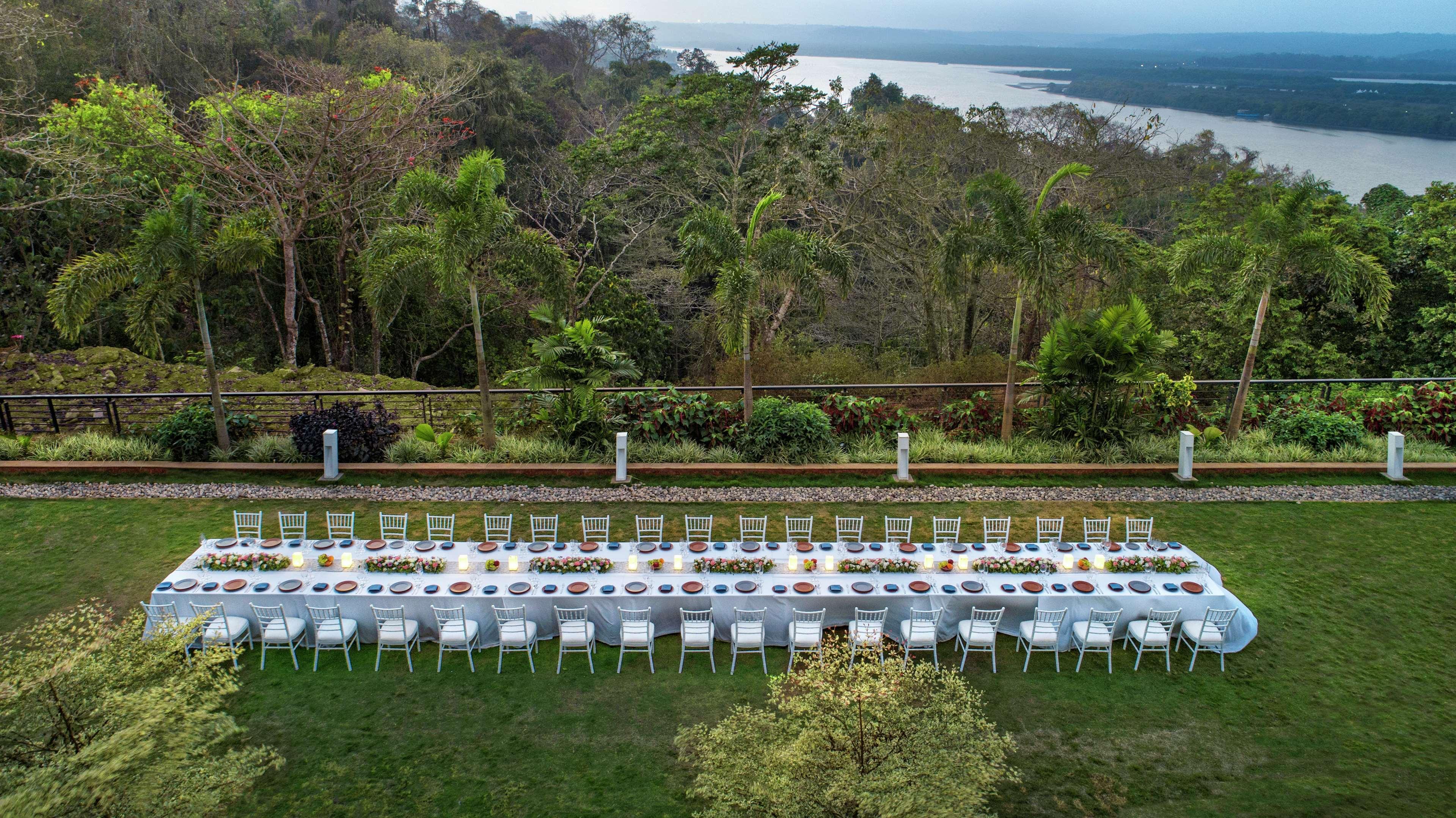 Doubletree By Hilton Goa - Panaji Otel Dış mekan fotoğraf