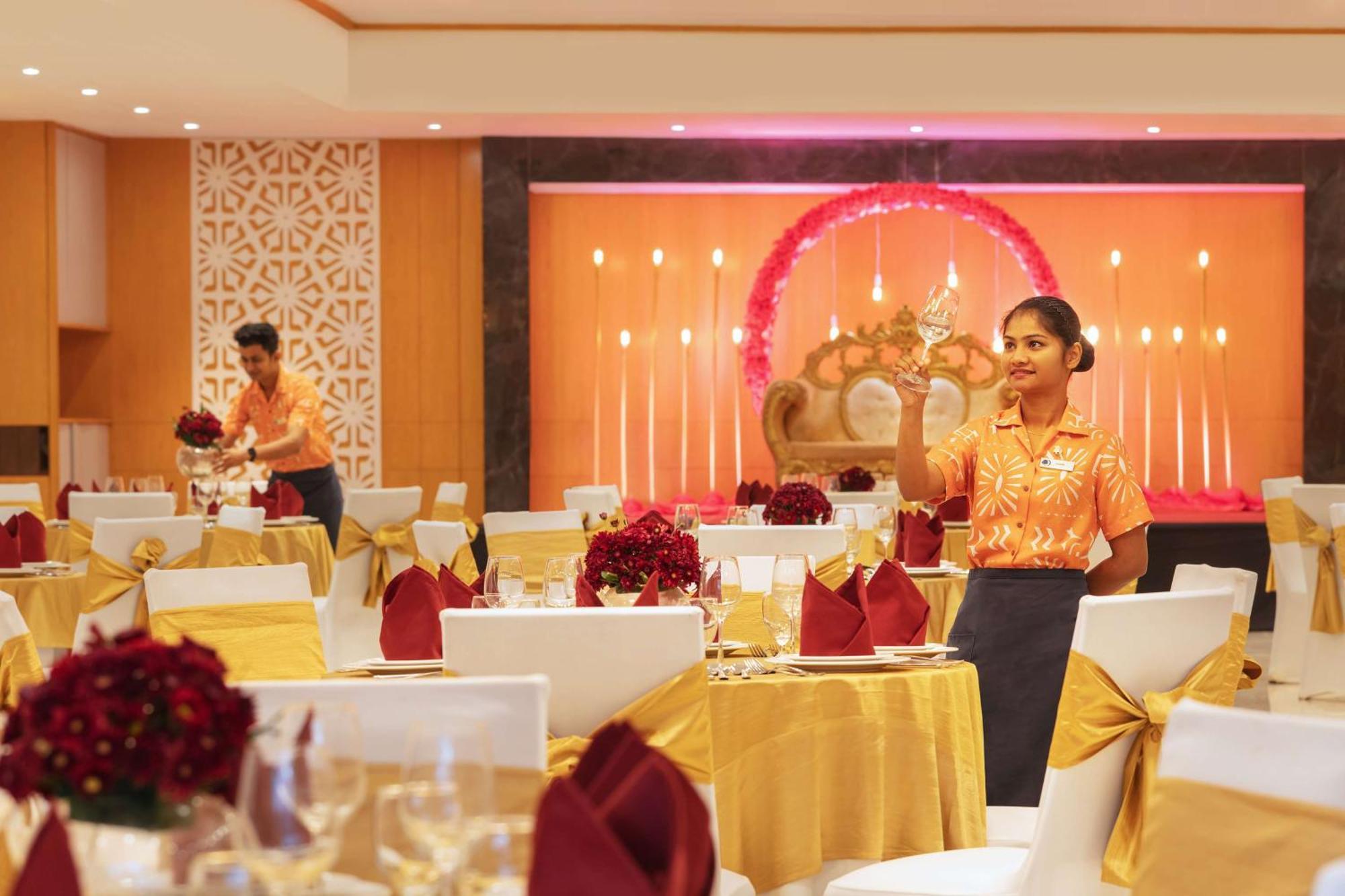 Doubletree By Hilton Goa - Panaji Otel Dış mekan fotoğraf
