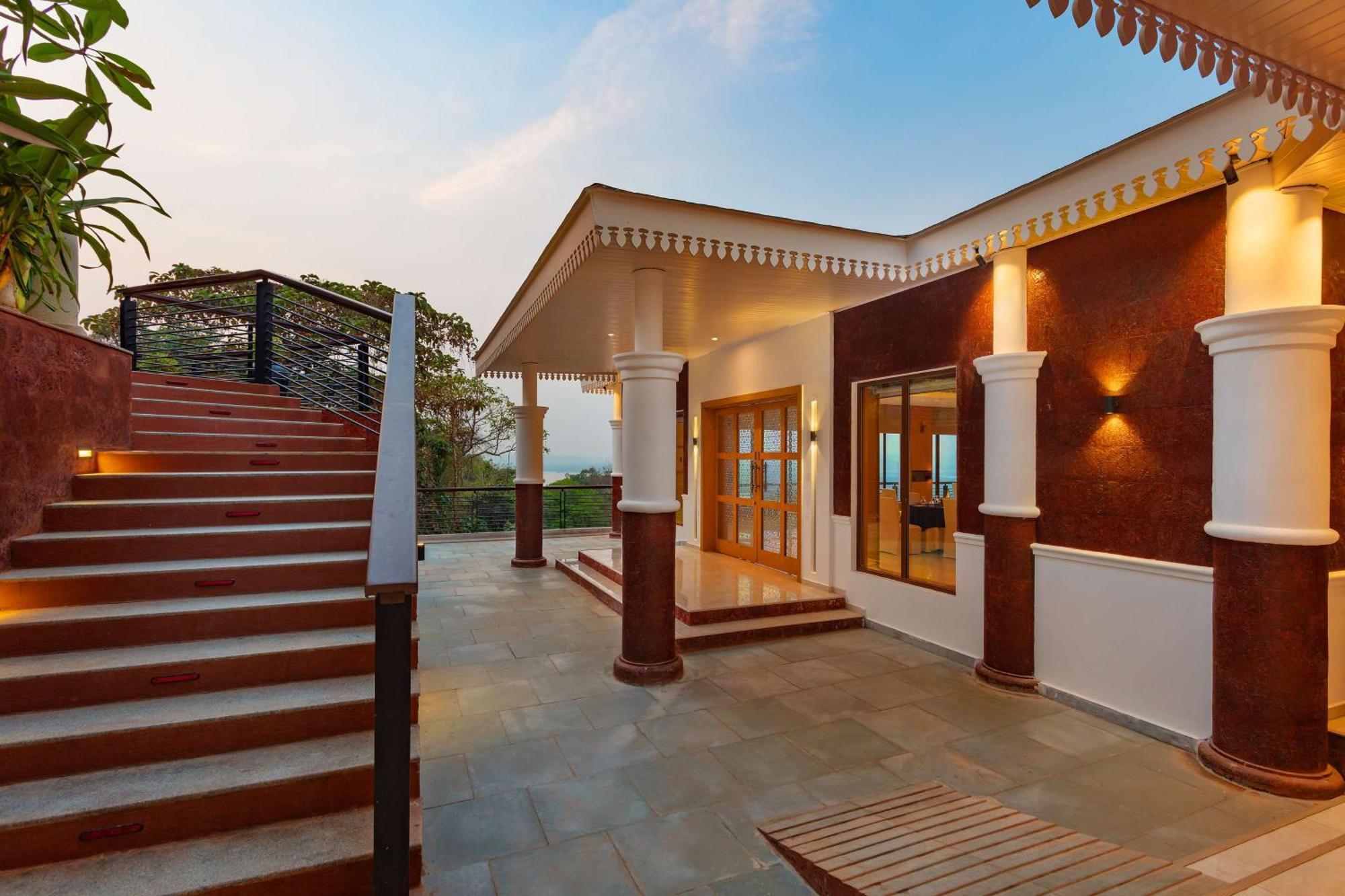 Doubletree By Hilton Goa - Panaji Otel Dış mekan fotoğraf
