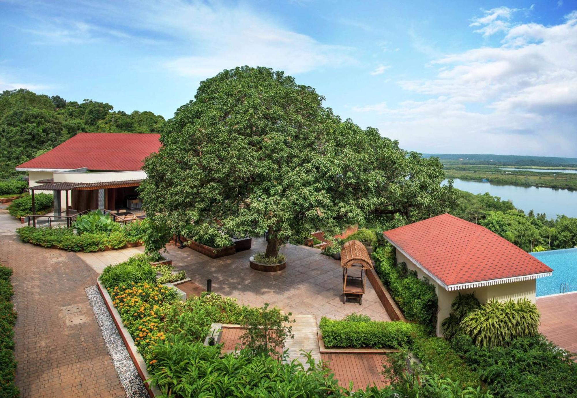 Doubletree By Hilton Goa - Panaji Otel Dış mekan fotoğraf